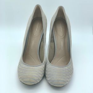 Rockport closed-toe, round-toe pump for work